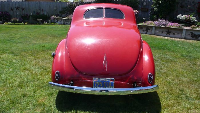 Ford-Deluxe-1939-Red-12