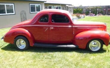 Ford-Deluxe-1939-Red-14