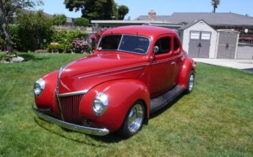 Ford-Deluxe-1939-Red-17