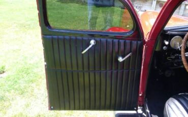 Ford-Deluxe-1939-Red-9