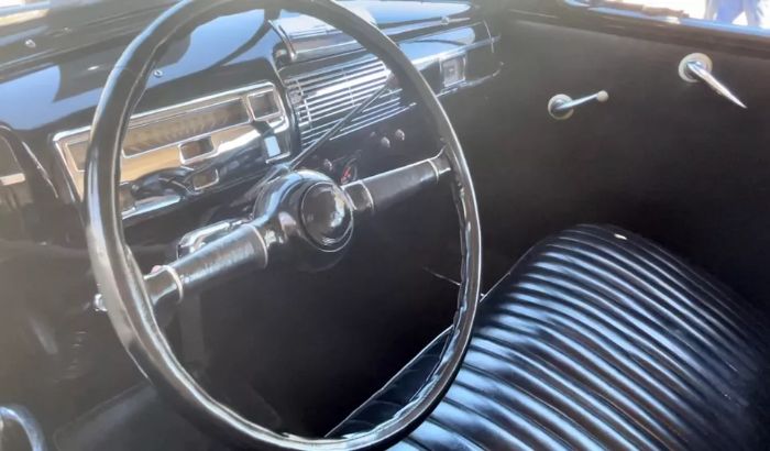 Ford-Deluxe-1940-1