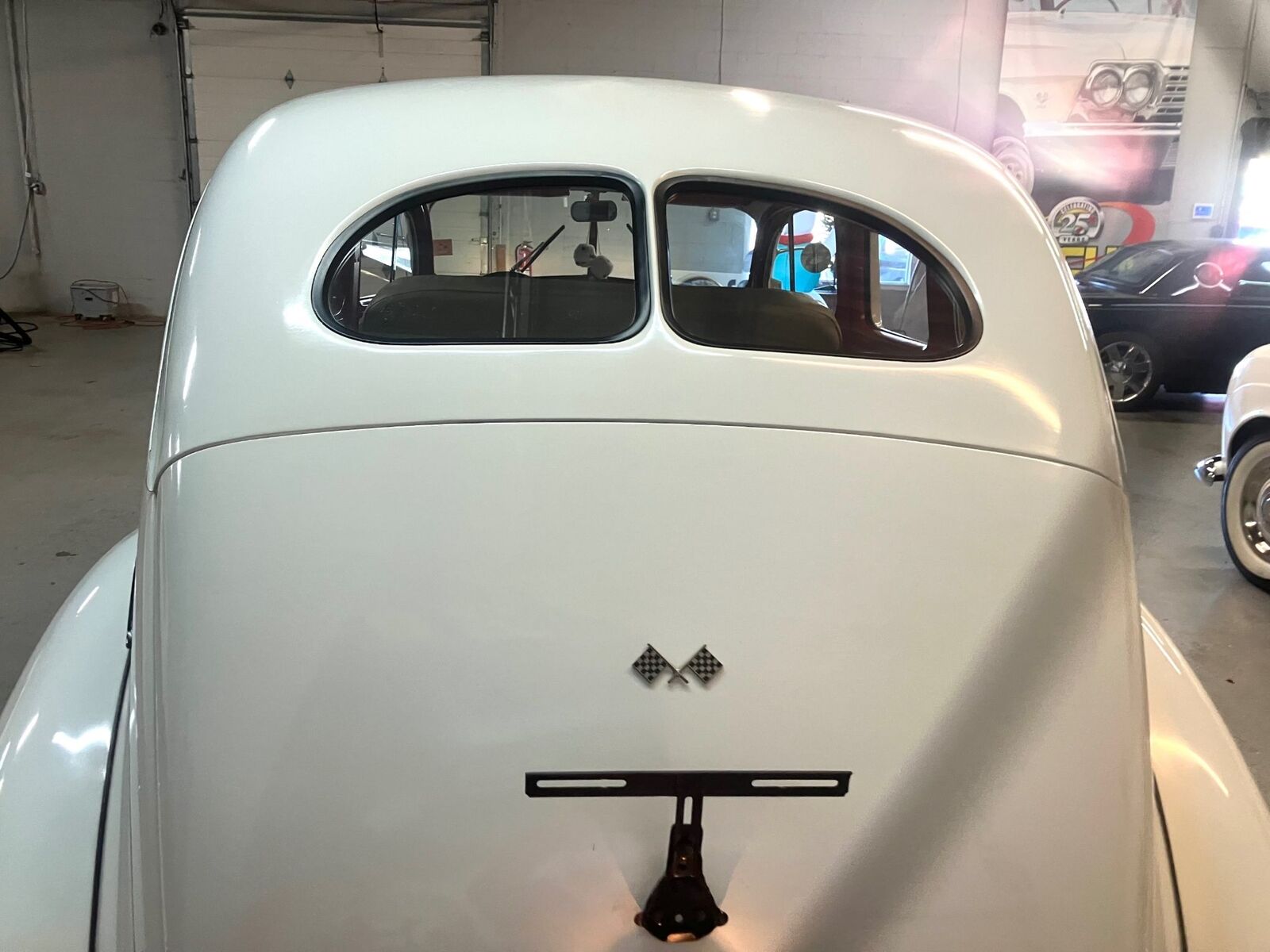 Ford-Deluxe-1940-Custom-11