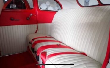 Ford-Deluxe-1940-Custom-17
