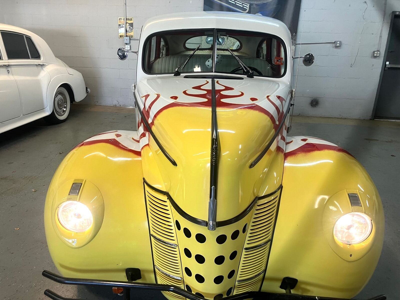 Ford-Deluxe-1940-Custom-5