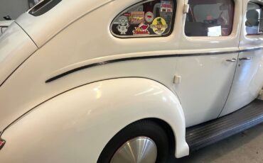 Ford-Deluxe-1940-Custom-6