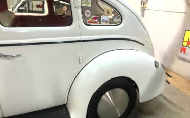 Ford-Deluxe-1940-Custom-8