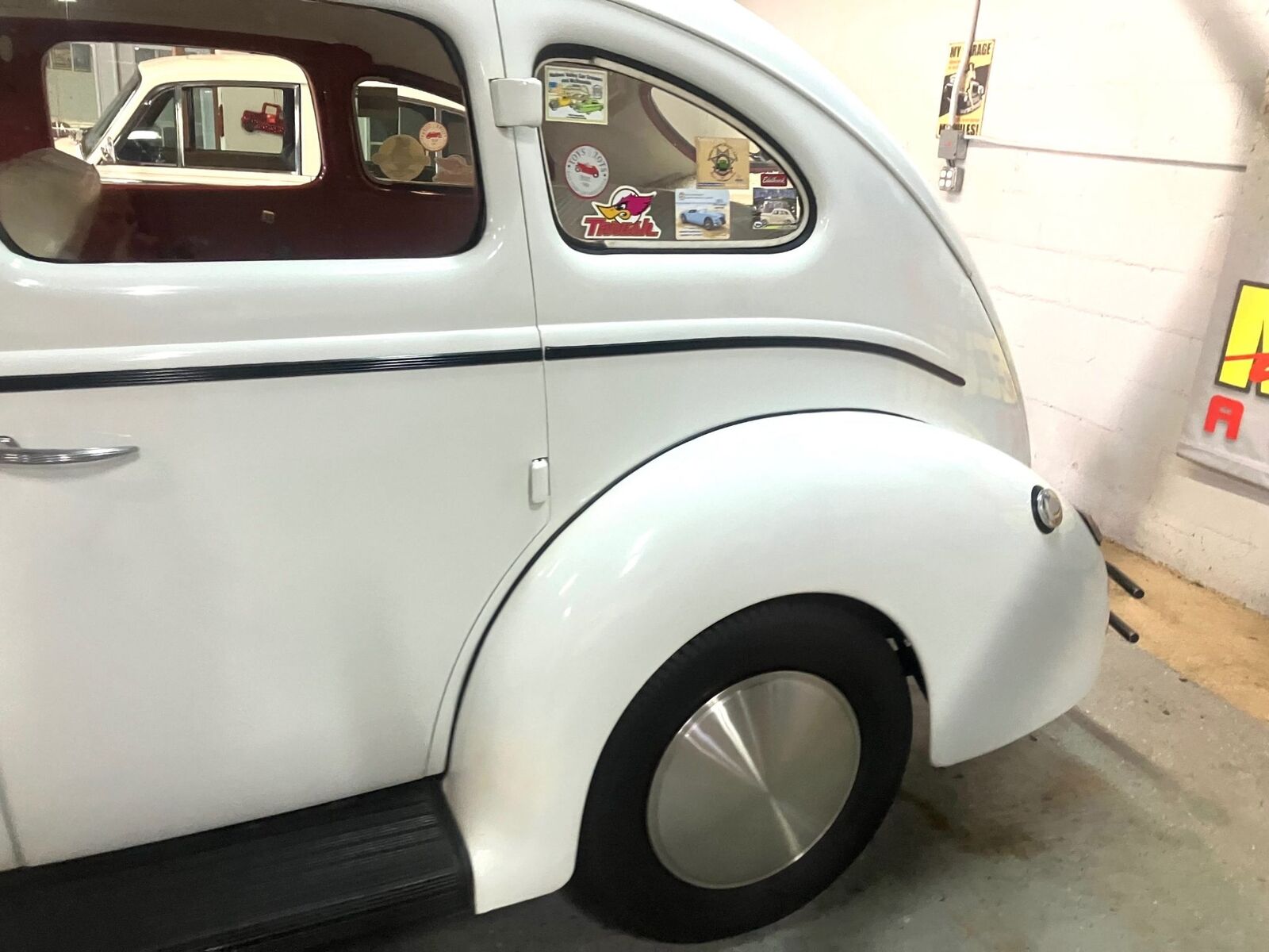 Ford-Deluxe-1940-Custom-8