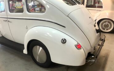 Ford-Deluxe-1940-Custom-9