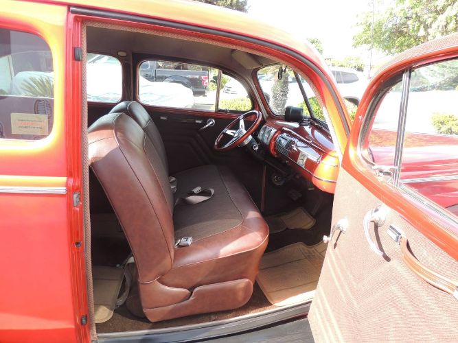 Ford-Deluxe-1940-Orange-10