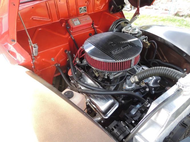 Ford-Deluxe-1940-Orange-4