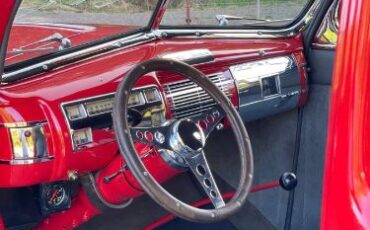 Ford-Deluxe-1940-Red-4