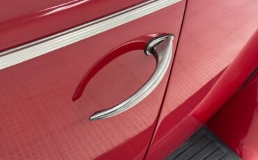 Ford-Deluxe-1940-Red-Tan-11