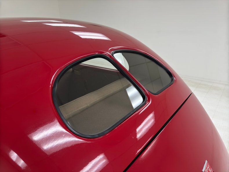 Ford-Deluxe-1940-Red-Tan-12