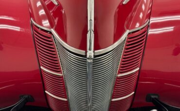 Ford-Deluxe-1940-Red-Tan-5