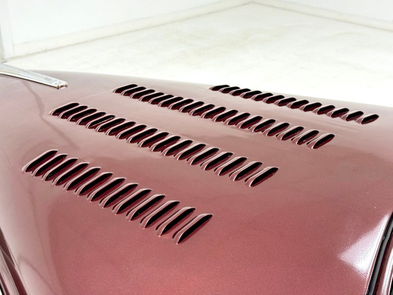 Ford-Deluxe-1940-Ruby-Red-Pearl-Black-18