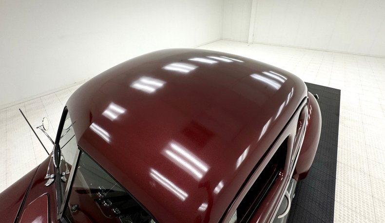 Ford-Deluxe-1940-Ruby-Red-Pearl-Black-20