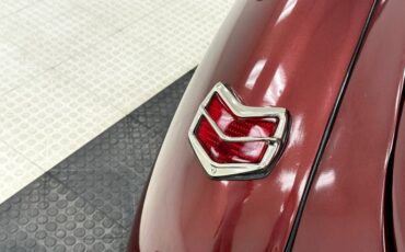 Ford-Deluxe-1940-Ruby-Red-Pearl-Black-25