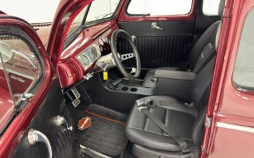 Ford-Deluxe-1940-Ruby-Red-Pearl-Black-33