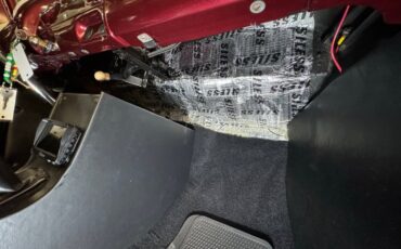 Ford-Deluxe-1940-Ruby-Red-Pearl-Black-45