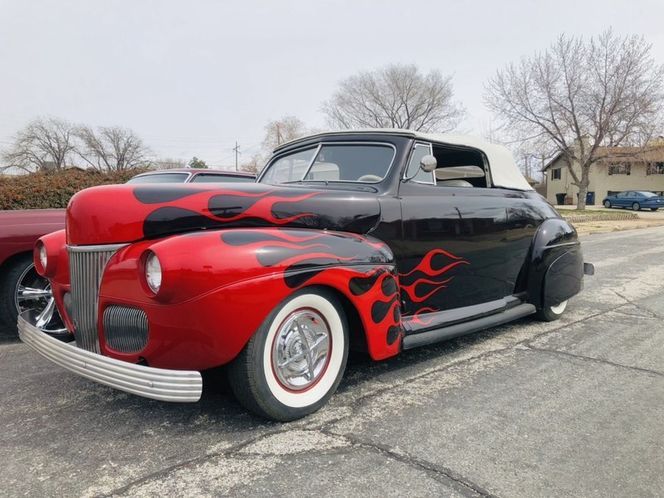 Ford-Deluxe-1941-1