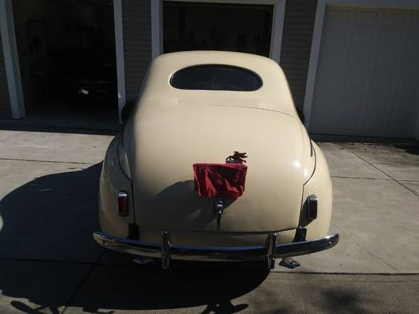 Ford-Deluxe-1941