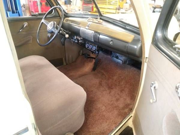 Ford-Deluxe-1941-3