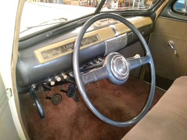 Ford-Deluxe-1941-7