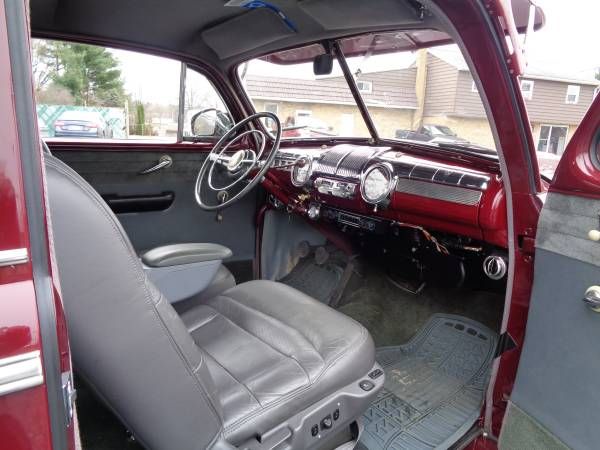 Ford-Deluxe-1947