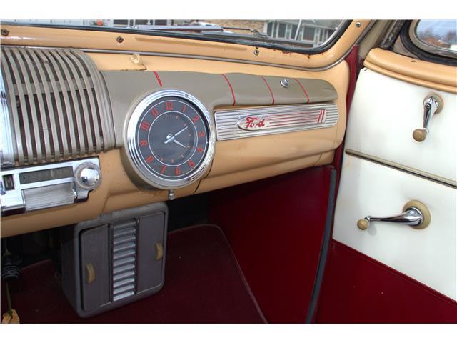Ford-Deluxe-1947-Convertible-11