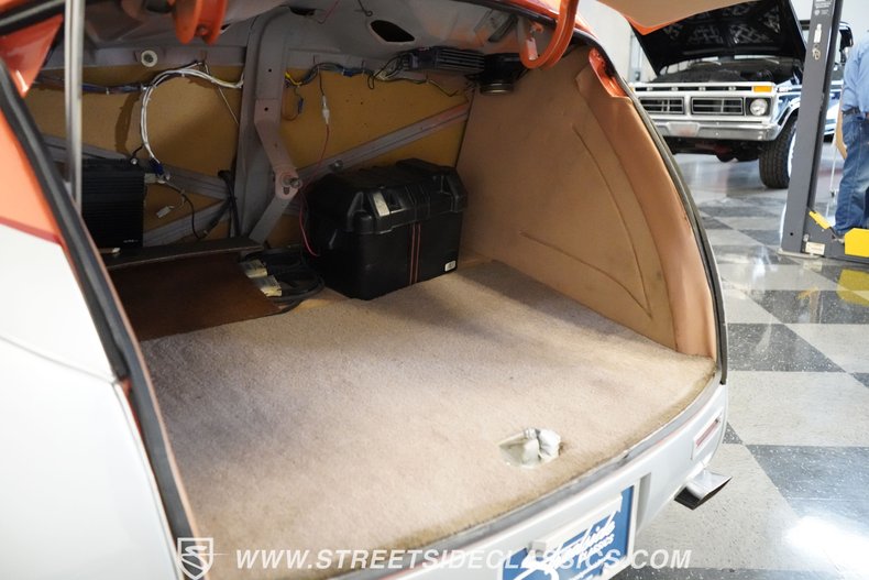 Ford-Deluxe-1947-Tangerine-Orange-Tan-31