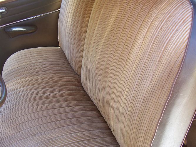 Ford-Deluxe-1948-Tan-11
