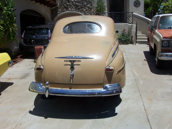 Ford-Deluxe-1948-Tan-16