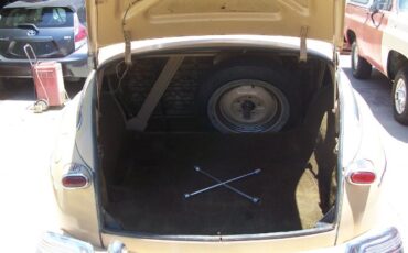 Ford-Deluxe-1948-Tan-8
