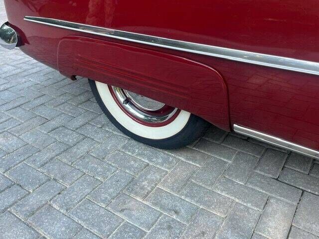 Ford-Deluxe-1950-Matador-Red-RedBlack-Leather-4
