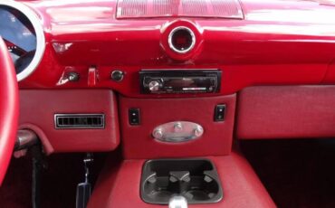 Ford-Deluxe-1950-red-3