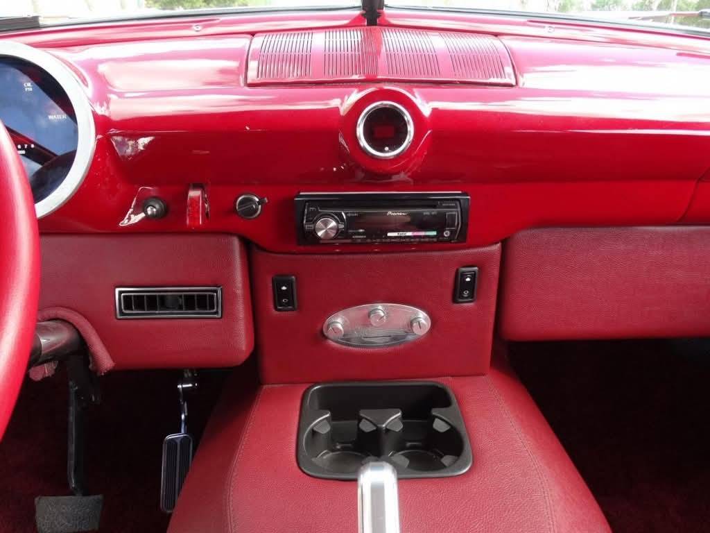Ford-Deluxe-1950-red-3