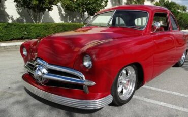 Ford-Deluxe-1950-red