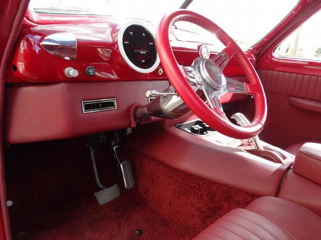 Ford-Deluxe-1950-red-4