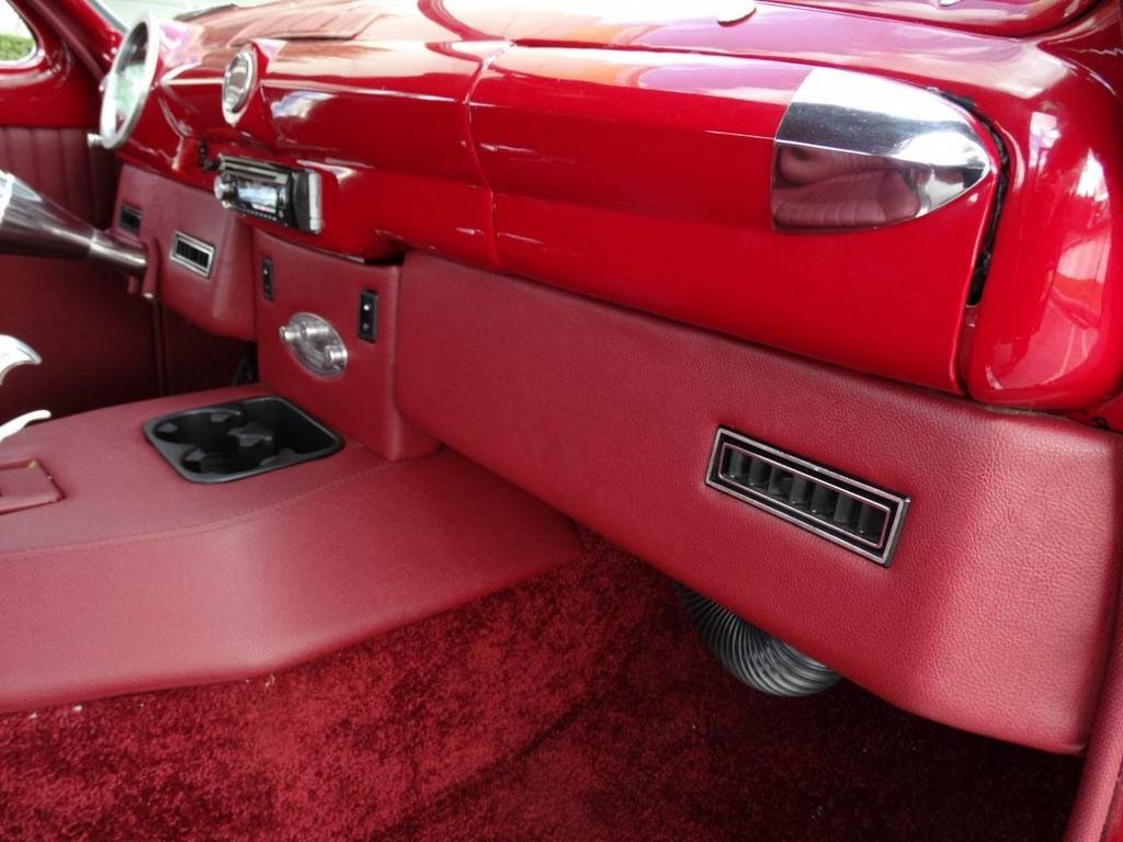 Ford-Deluxe-1950-red-6