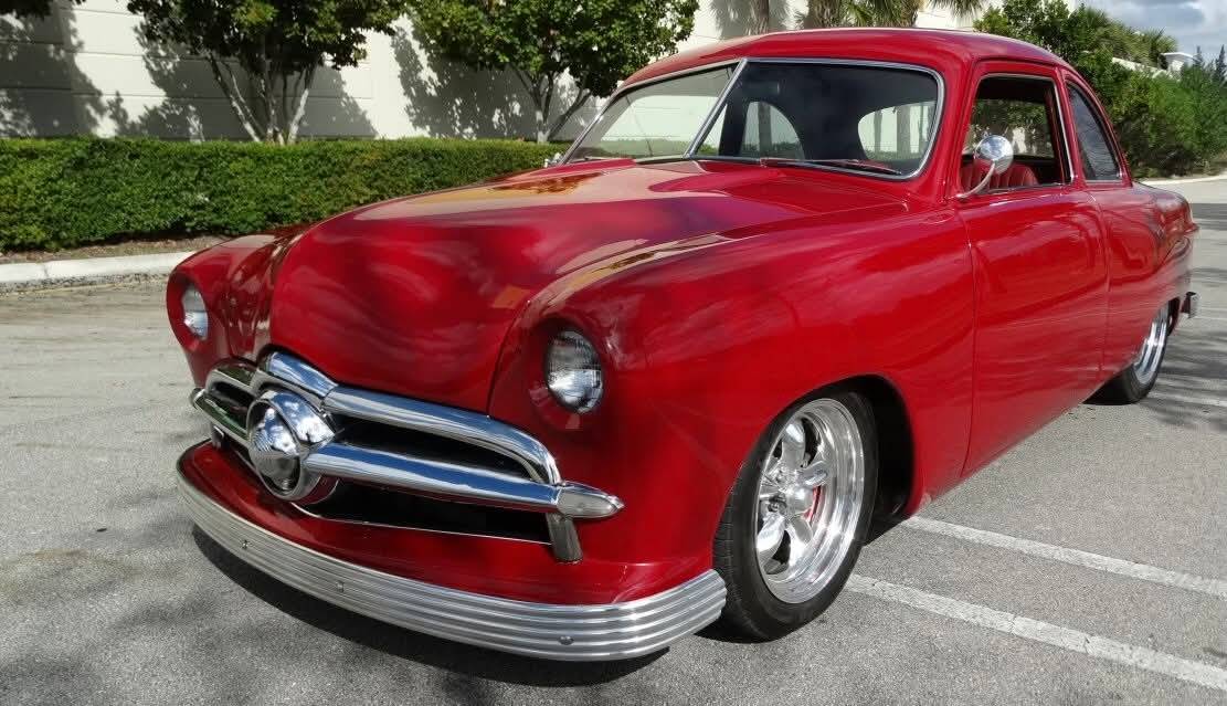 Ford-Deluxe-1950-red
