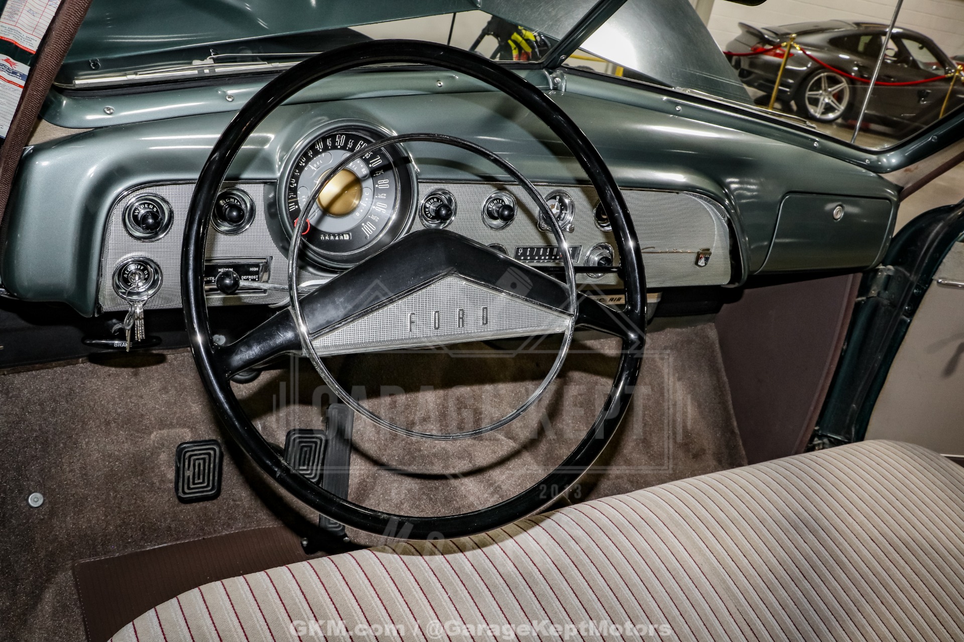 Ford-Deluxe-1951-Green-Brown-10