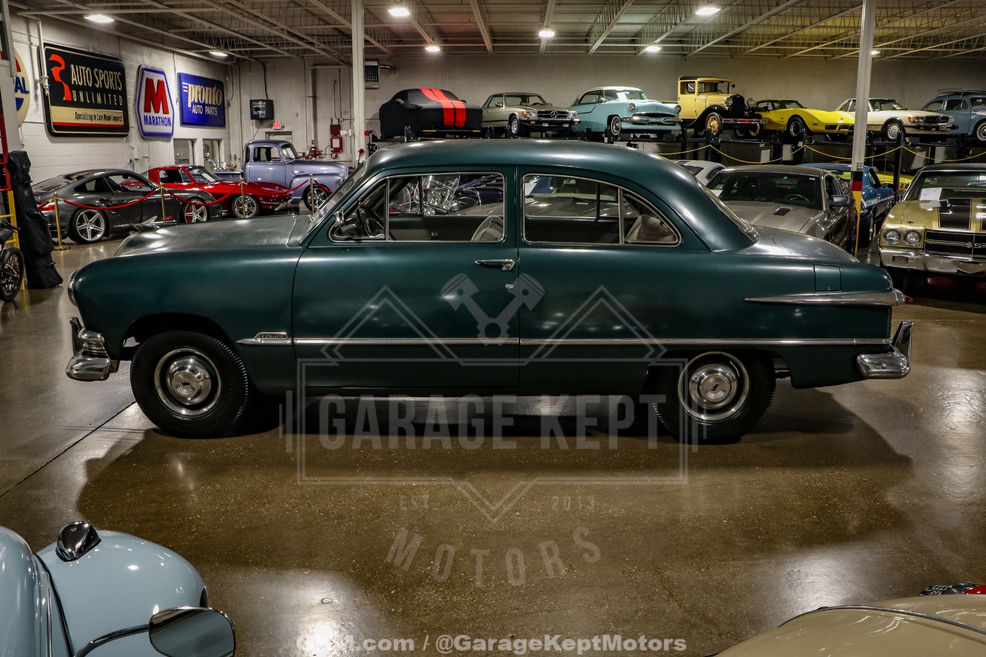 Ford-Deluxe-1951-Green-Brown-16