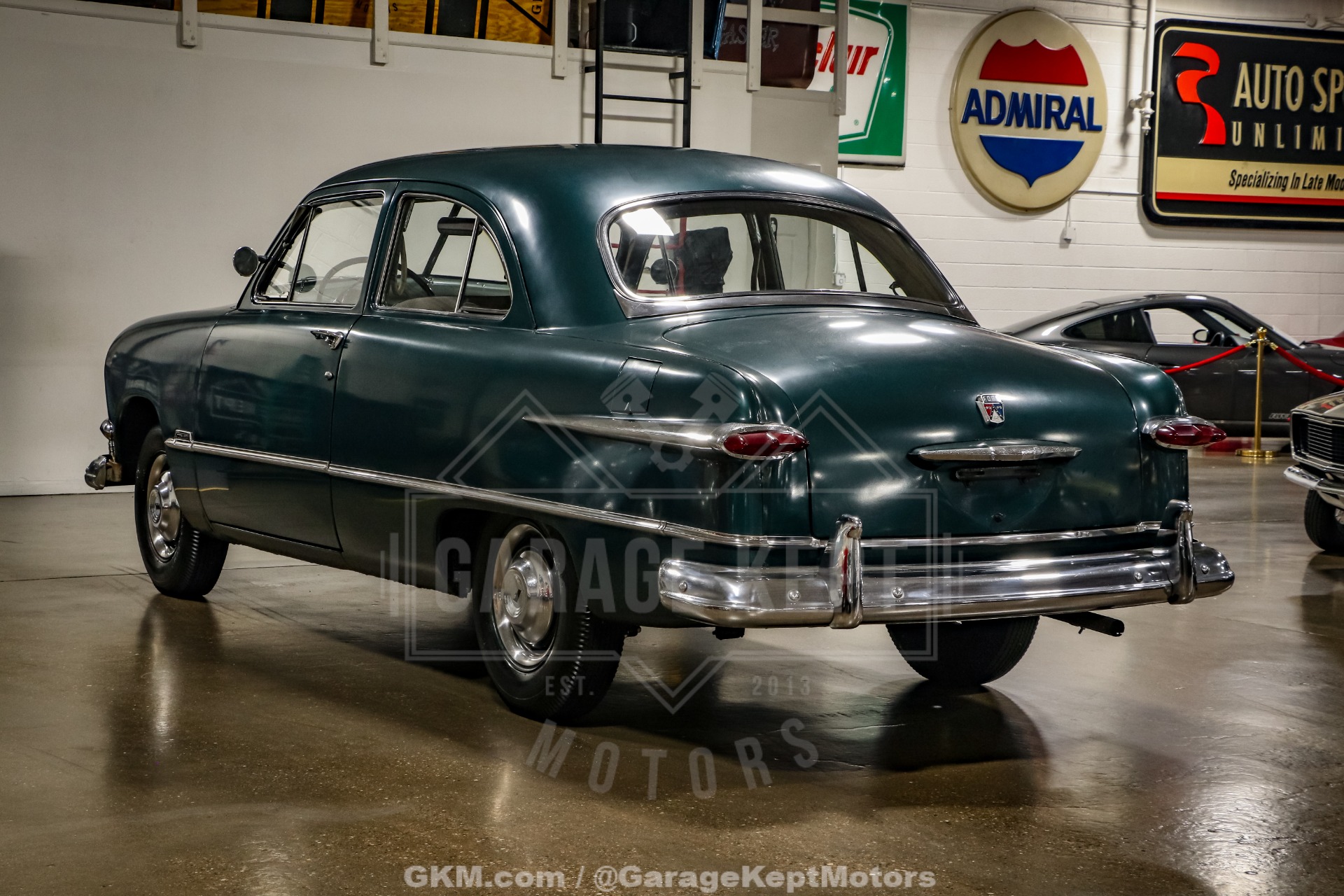 Ford-Deluxe-1951-Green-Brown-17