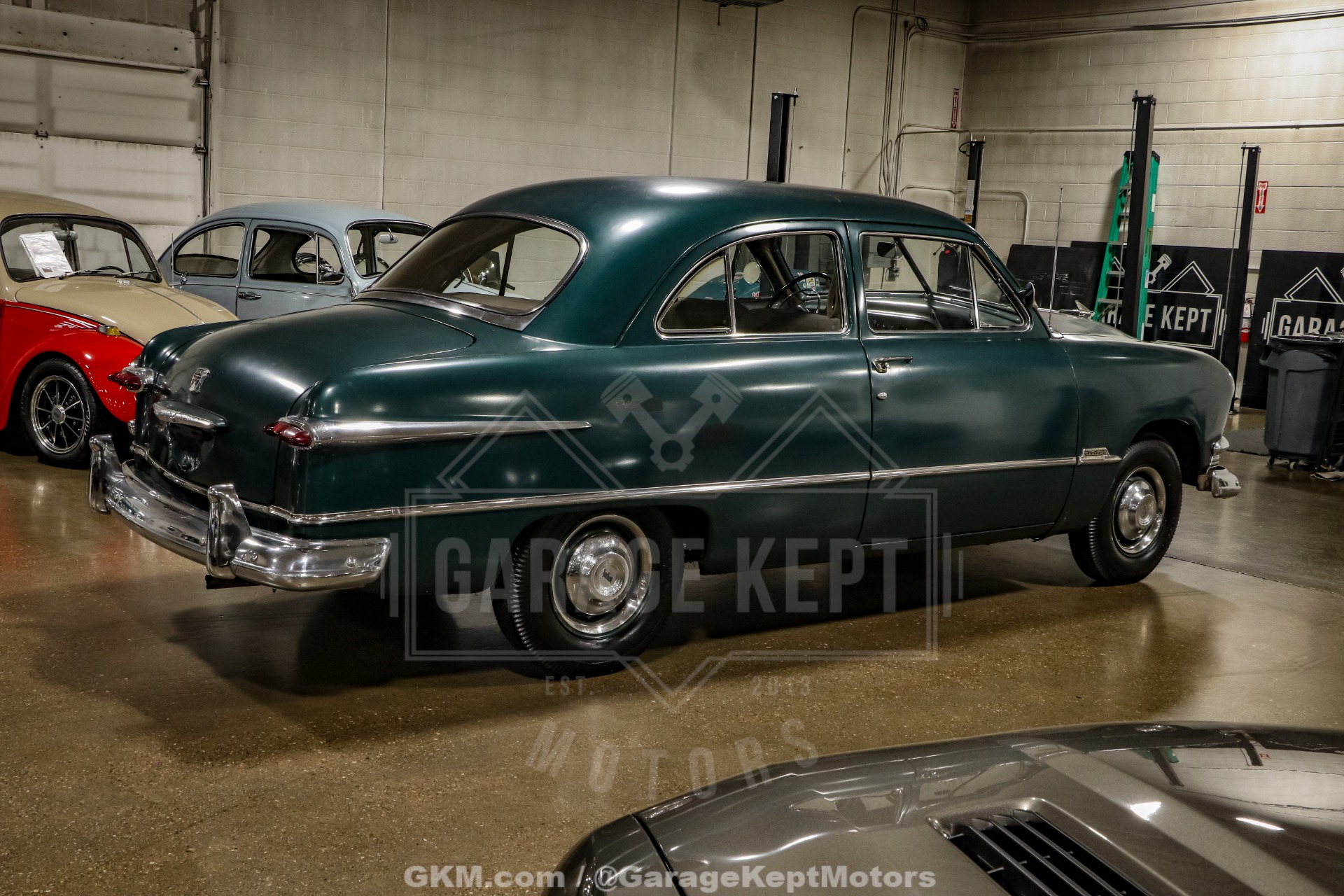 Ford-Deluxe-1951-Green-Brown-19