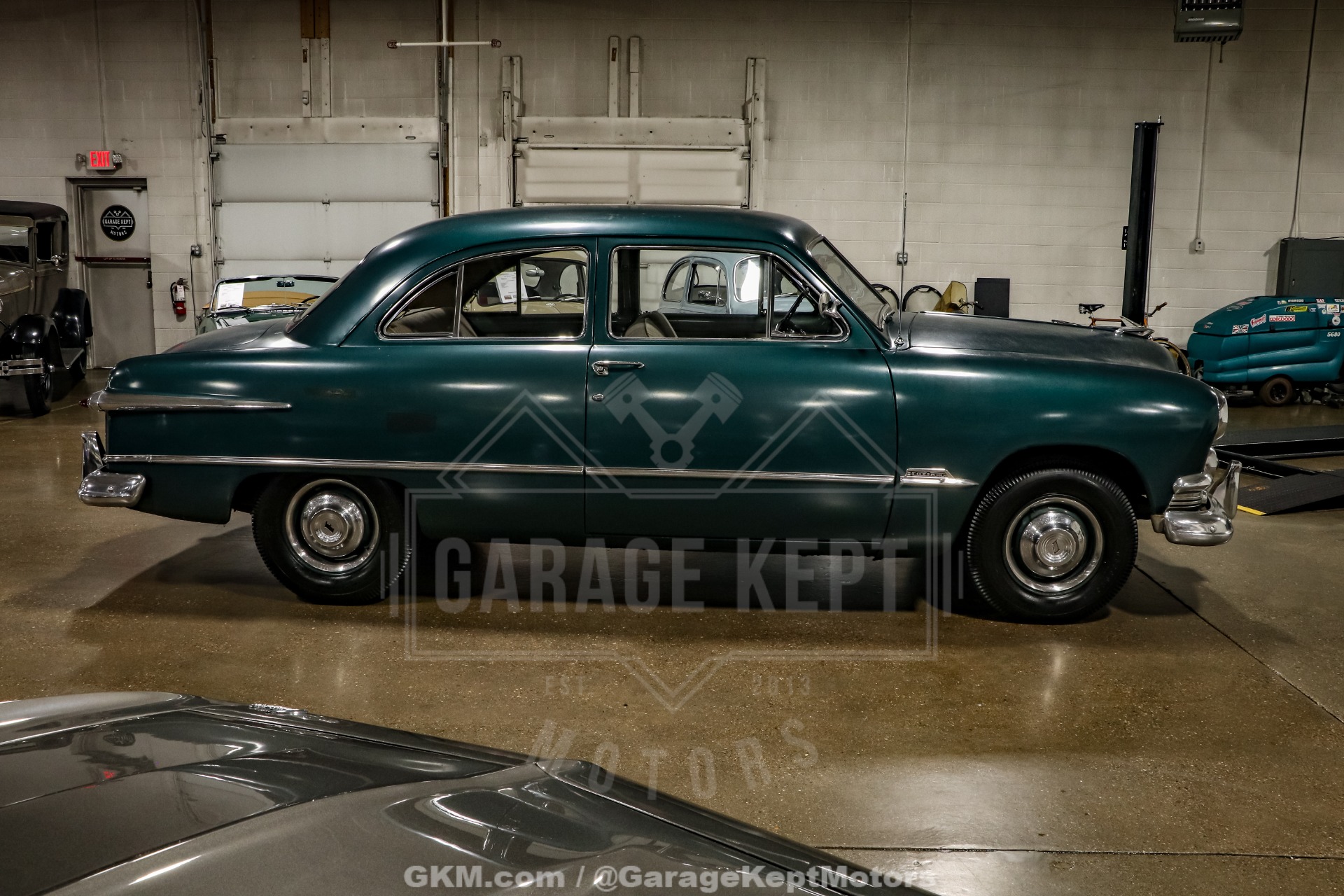 Ford-Deluxe-1951-Green-Brown-20