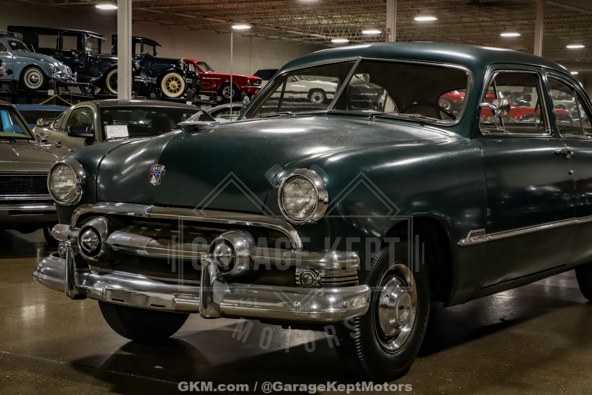 Ford-Deluxe-1951-Green-Brown-32