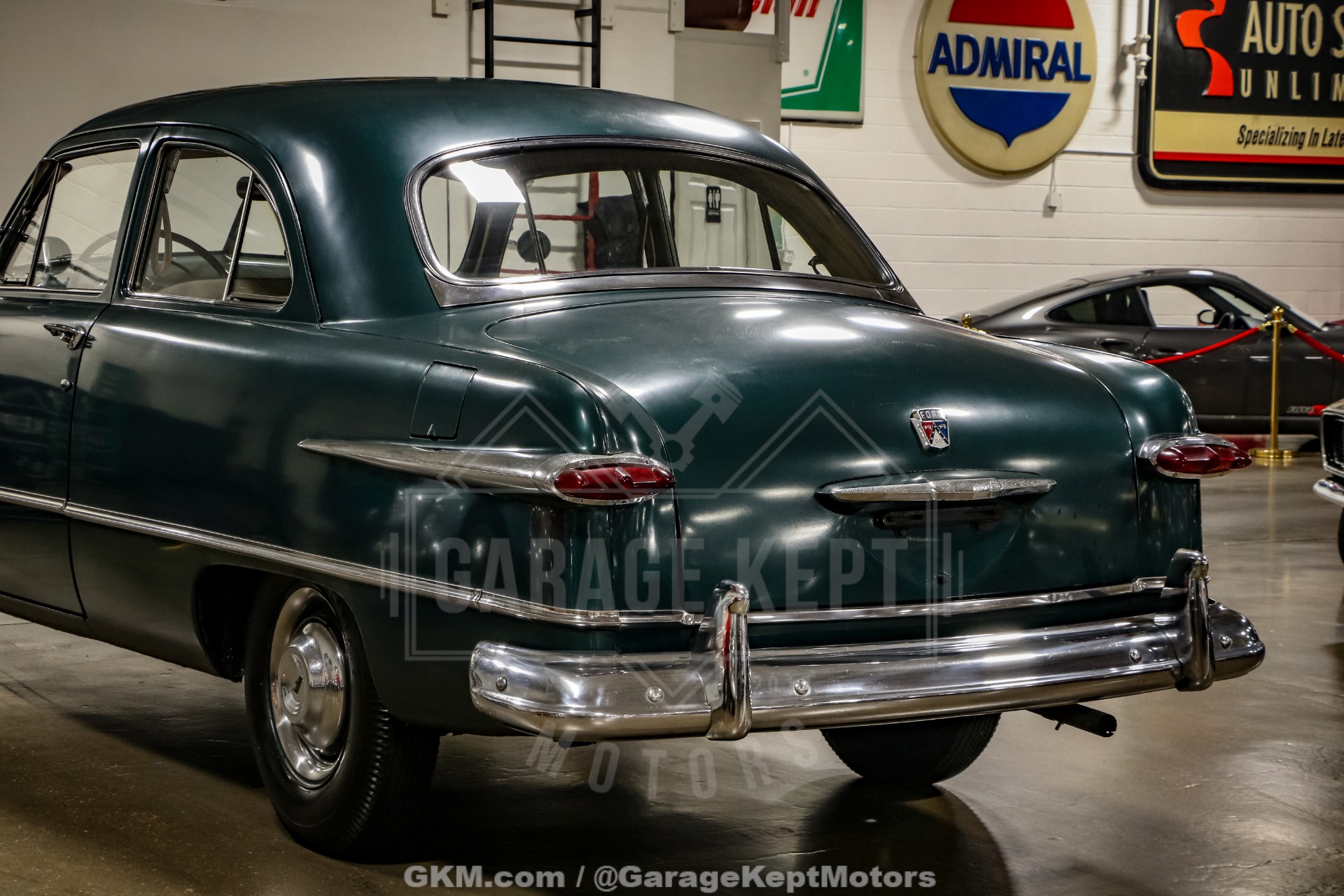 Ford-Deluxe-1951-Green-Brown-4