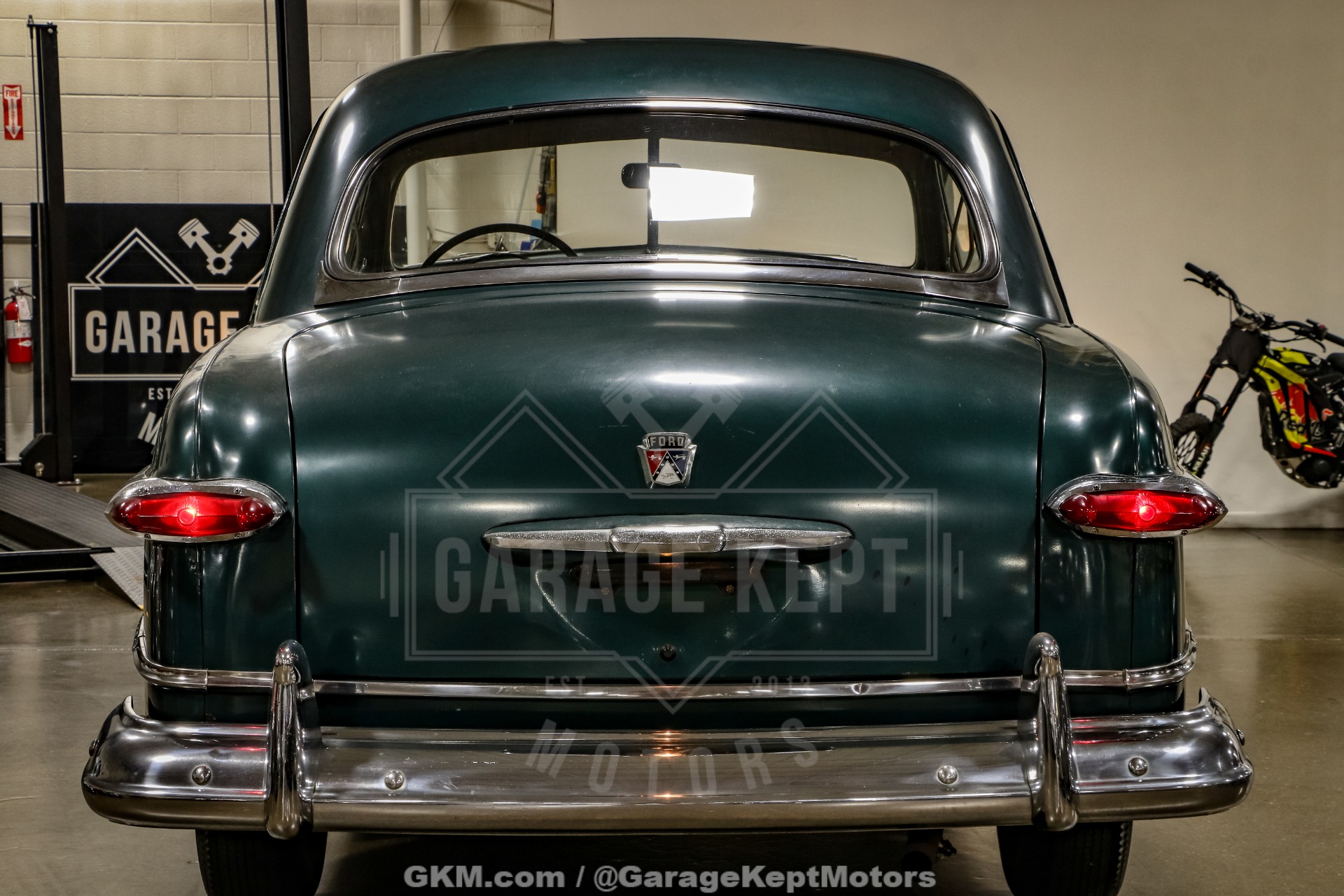 Ford-Deluxe-1951-Green-Brown-49