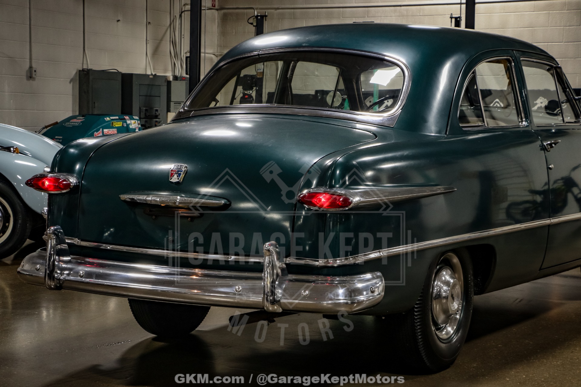 Ford-Deluxe-1951-Green-Brown-9