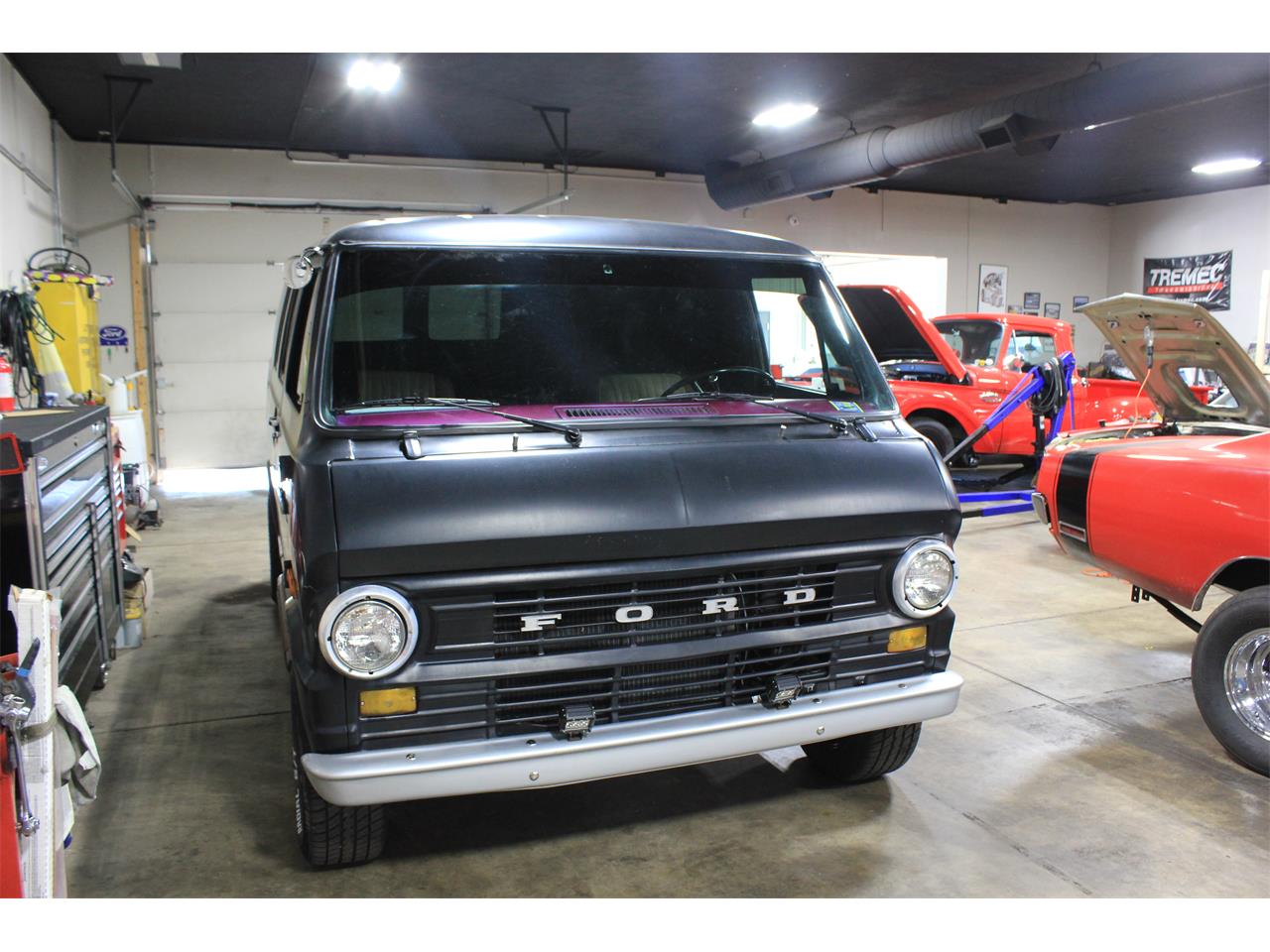 Ford-E200-1972-Black-Black-2